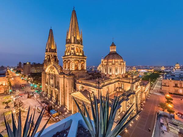 Casa Azul Turquesa Excelente Ubicacion Facturamos Villa Guadalajara Exterior foto